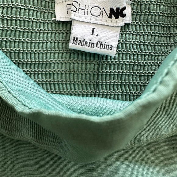 Fashion Nova Elegant Teal Women's Top Large NWT - Picture 10 of 13